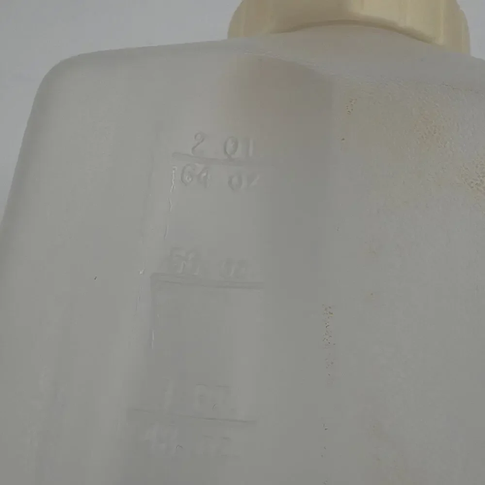 Rubbermaid Servin' Saver 2 Qt Drink Container Jug Almond Lid #2468 Vintage EUC